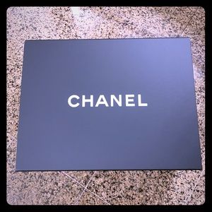 🖤CHANEL. XL Gift Box.